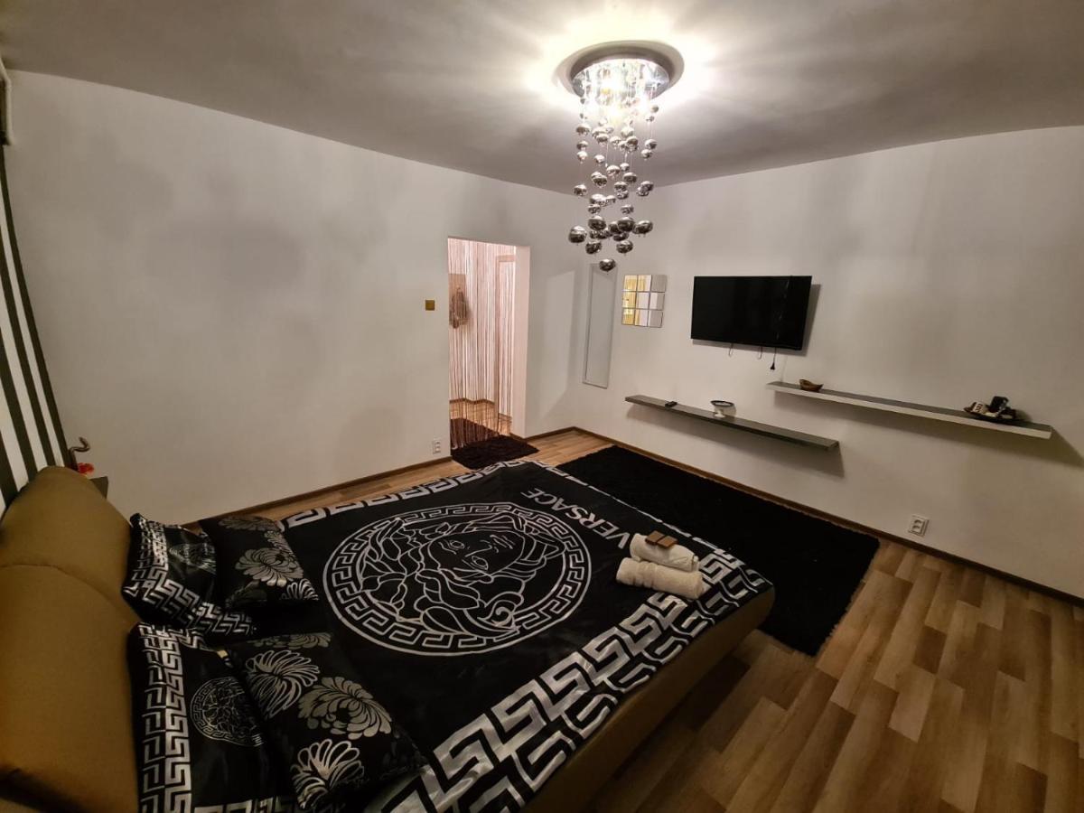 Apartament Cristina Apartment Deva Bagian luar foto